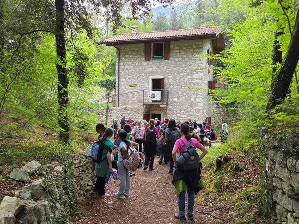 Bosco Caproni: 160 ragazzi in cammino tra natura, storia e nuove amicizie